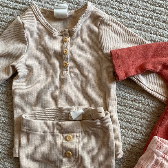 Baby Girl Sweater Set Outfits for fall / size 0-3 mo - Picture 5 of 5